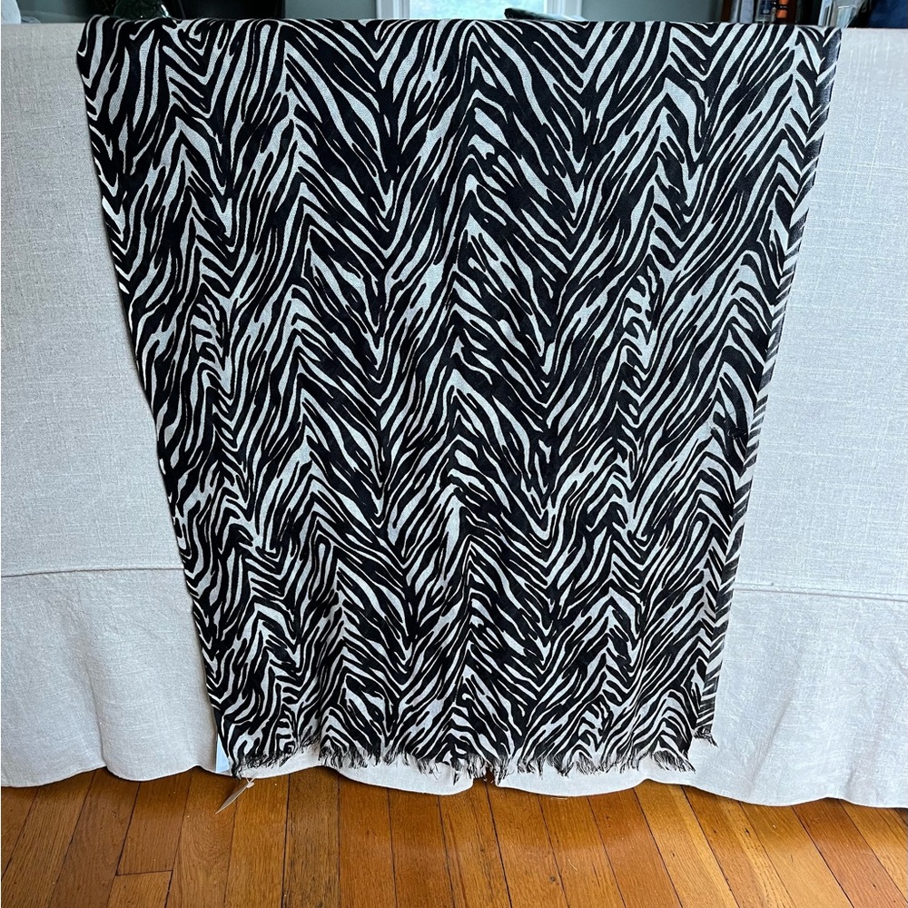Ann Taylor Scarf Womens Beige Black Zebra Animal Print Wide Neck Scarf NWT